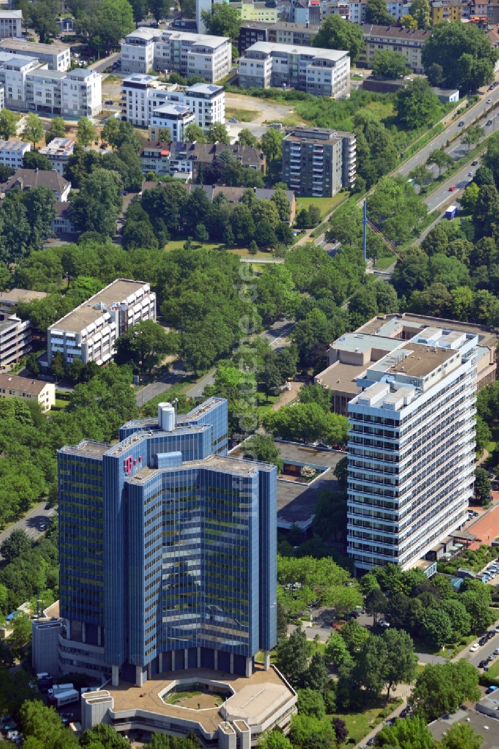 Dortmund aus der Vogelperspektive: Das Telekom Hochhaus am Rheinlanddamm in Dortmund im Bundesland Nordrhein-Westfalen