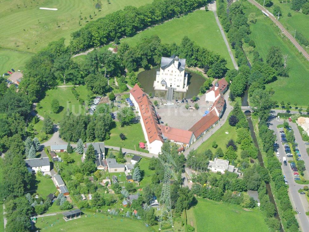 Chemnitz / Sachsen aus der Vogelperspektive: Das Wasserschloss Klaffenbach