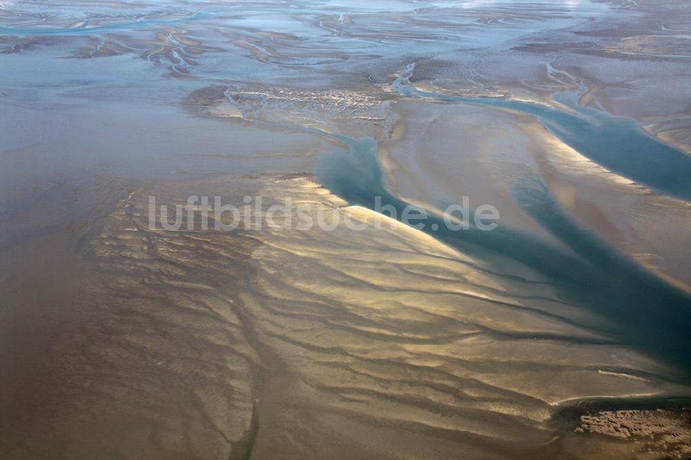 Wangerooge von oben - Das Wattenmeer bei Wangerooge im Bundesland Niedersachsen