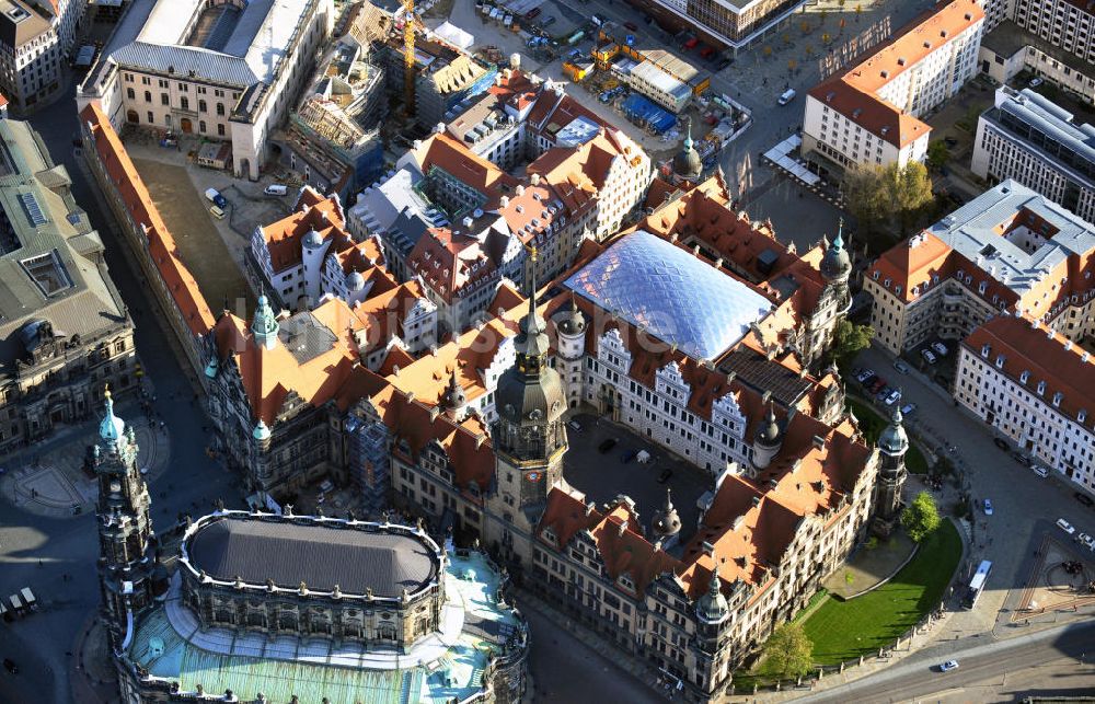 Dresden aus der Vogelperspektive: Das wiederhergestellte Residenzschloss in Dresden in Sachsen