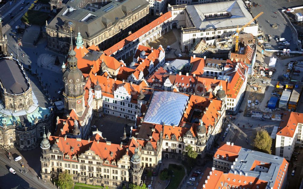 Luftaufnahme Dresden - Das wiederhergestellte Residenzschloss in Dresden in Sachsen