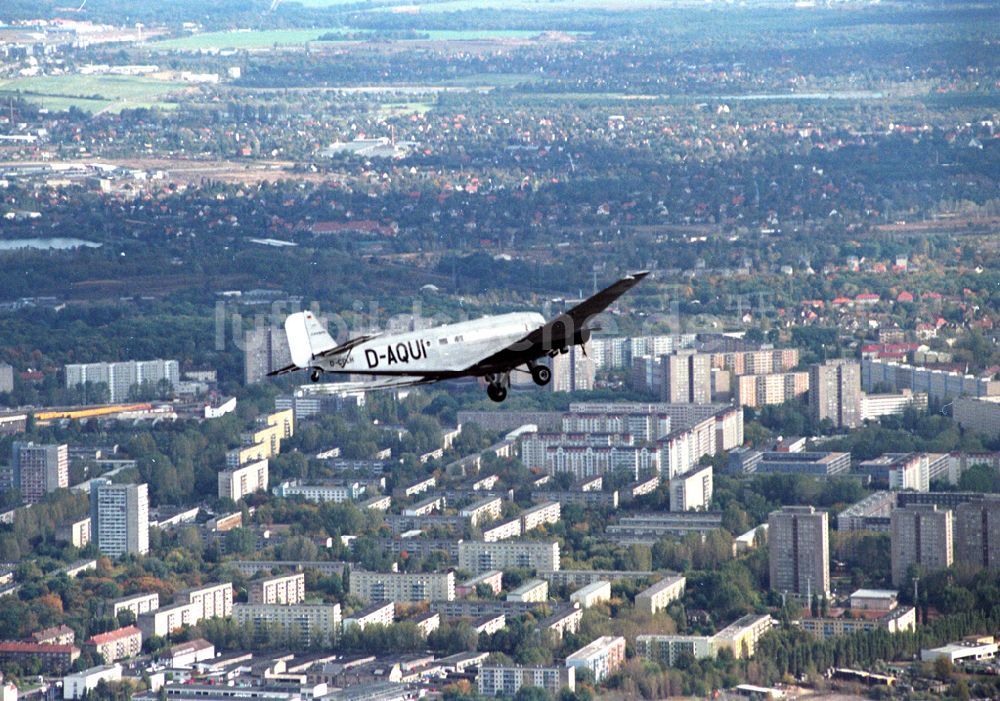 Luftaufnahme Berlin - Das wohl berühmteste Flugzeug Deutschlands feiert seinen 75. Geburtstag.