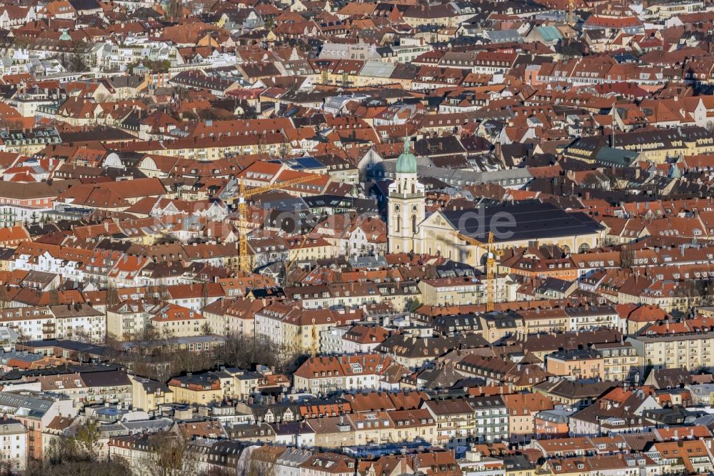 Luftbild München - Dächerstruktur im Bezirk Maxvorstadt in München im Bundesland Bayern