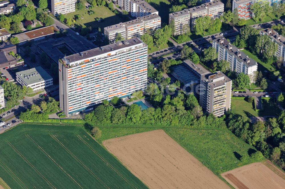 Luftbild München - DEBA Hochhaus- Gebäude im Wohngebiet Parkstadt Solln in München im Bundesland Bayern, Deutschland