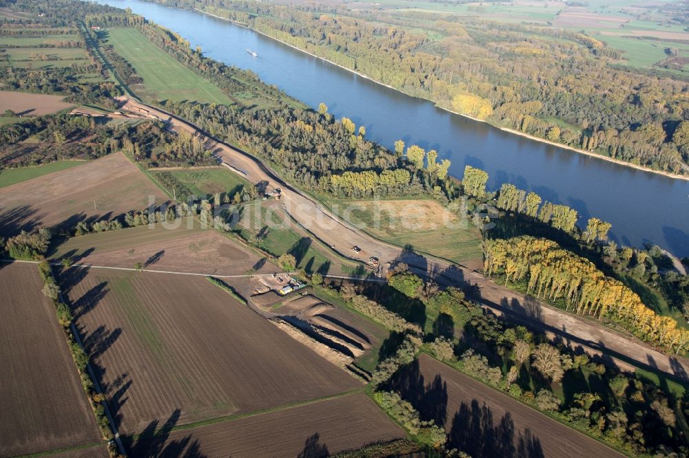 Dienheim von oben - Deich- Ausbau bei Dienheim im Bundesland Rheinland-Pfalz