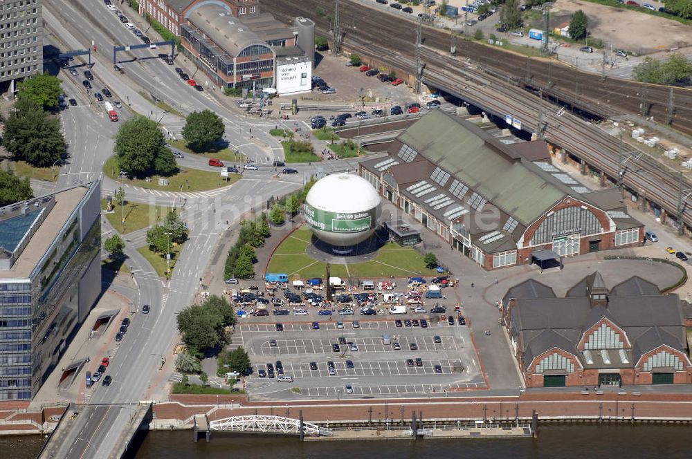 Luftaufnahme Hamburg - Deichtorhallen und Highflyer Fesselballon in Hamburg