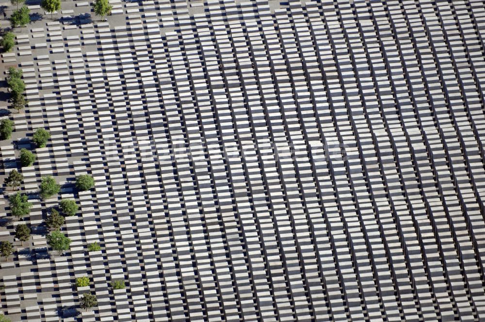 Berlin von oben - Denkmal für die ermordeten Juden Europas, kurz Holocaust-Mahnmal in Berlin