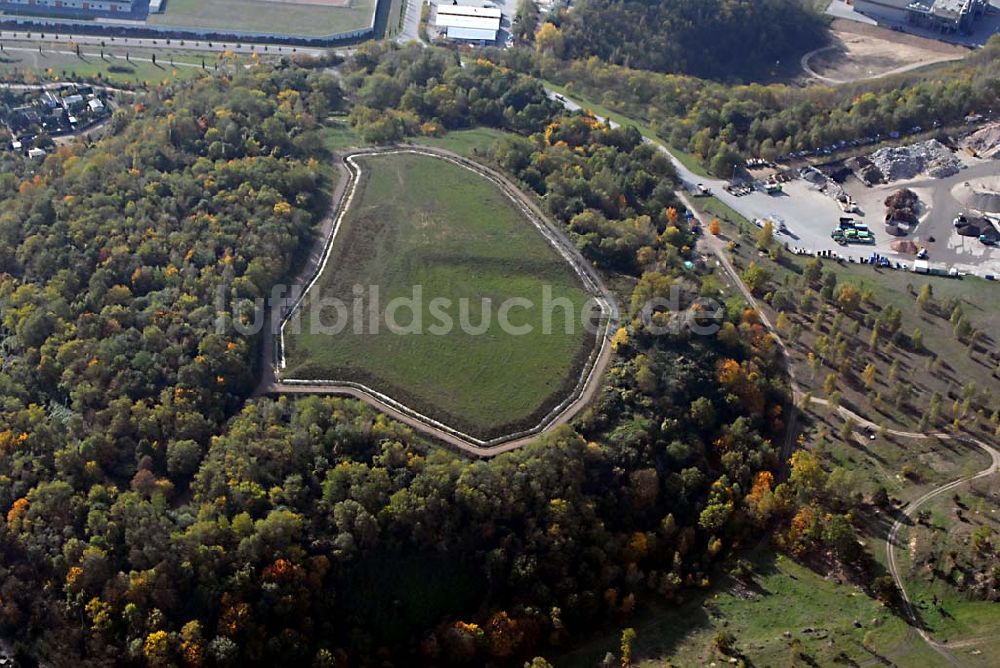 Dresden aus der Vogelperspektive: Deponieanlagen der Stadtbetriebe Dresden an der Radeburger Straße