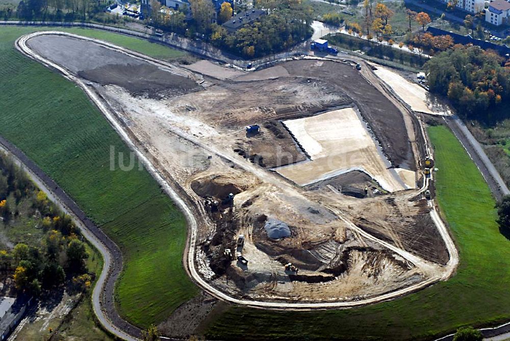 Dresden aus der Vogelperspektive: Deponieanlagen der Stadtbetriebe Dresden an der Radeburger Straße