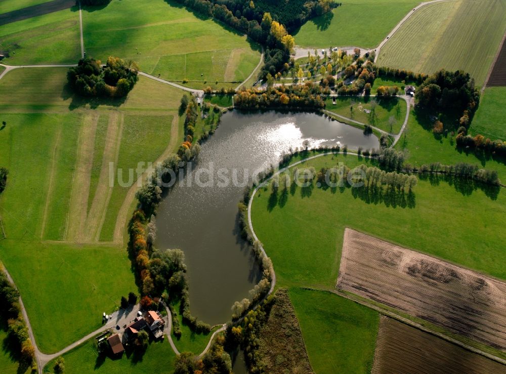 Luftaufnahme Welzheim - Der Aichstruter Stausee in Welzheim im Bundesland Baden-Württemberg