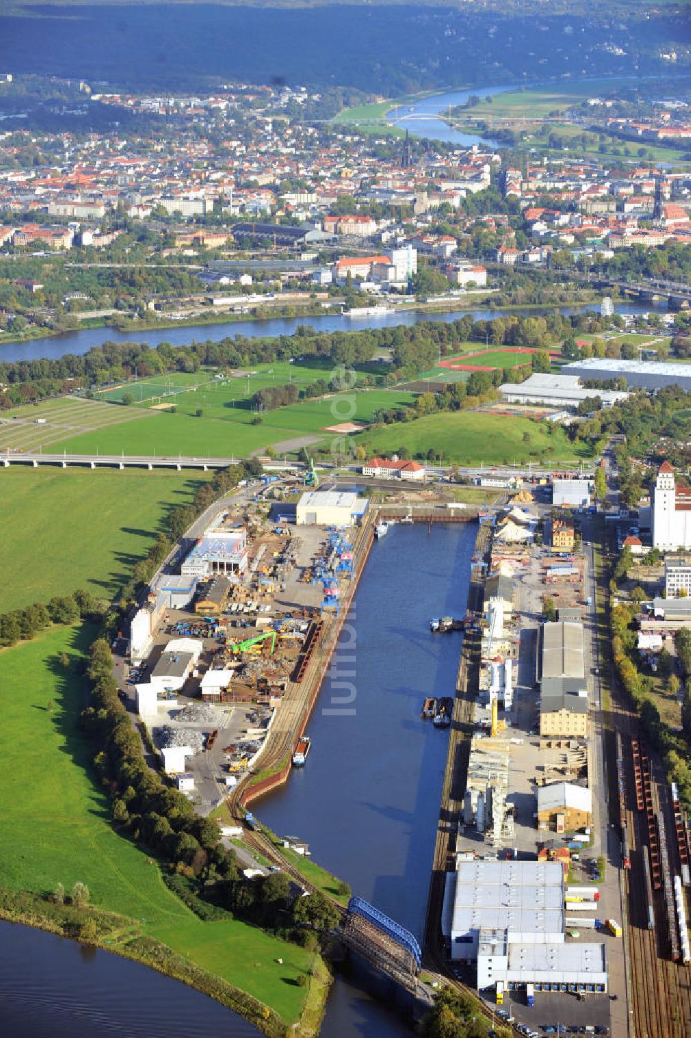 Luftbild Dresden - Der Alberthafen Dresden-Friedrichstadt in Sachsen