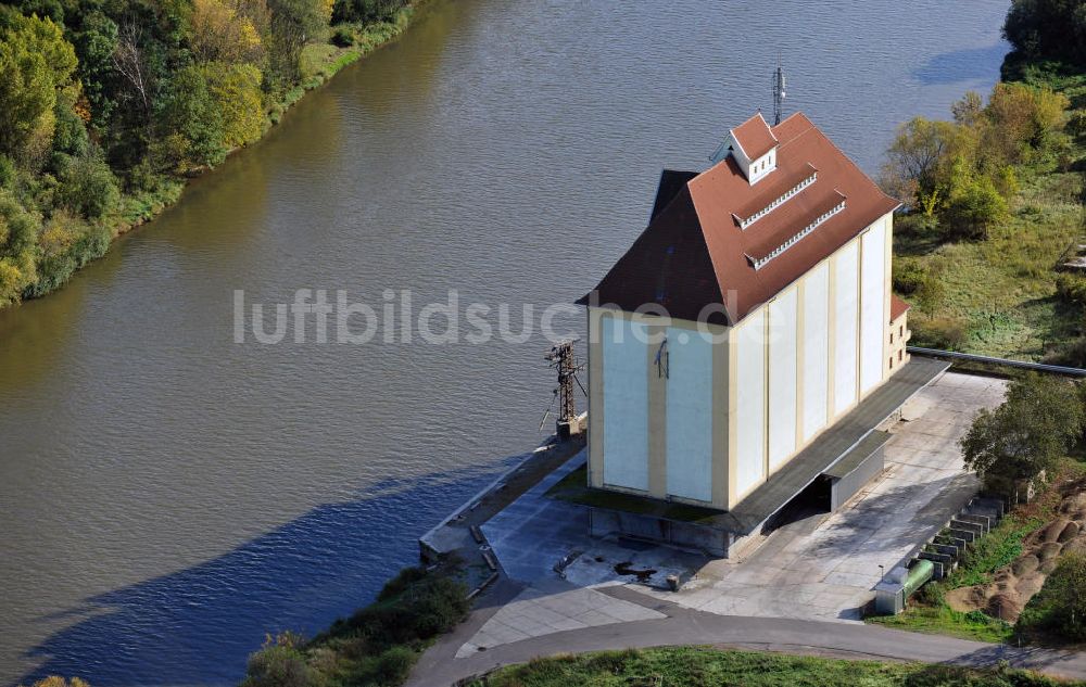 Luftbild Nienburg / Saale - Der alte Getreidespeicher in Nienburg an der Saale in Sachsen-Anhalt