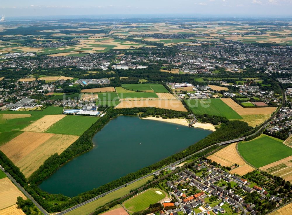 Luftaufnahme Düren - Der Badesee Düren-Güzernich in Düren im Bundesland Nordrhein-Westfalen