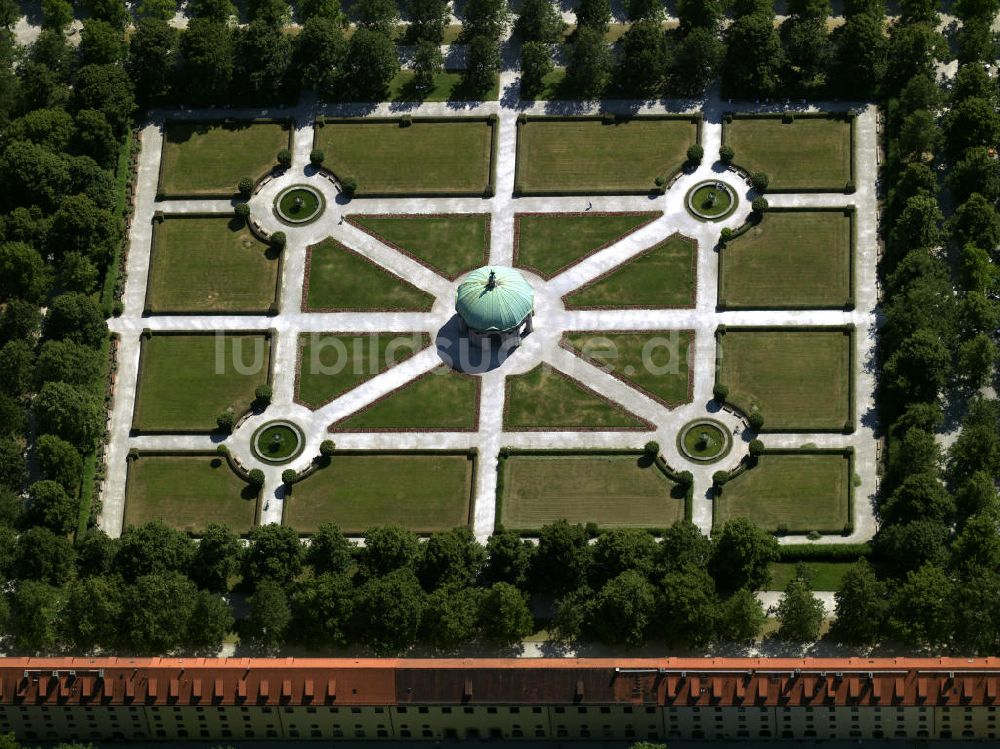 Luftbild München - Der barocke Hofgarten in München