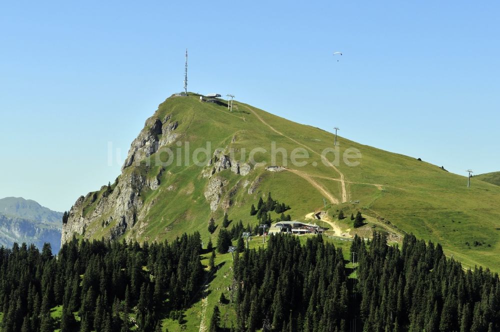 Ollon von oben - Der Berg Le Chamossaire in Ollon in der Schweiz