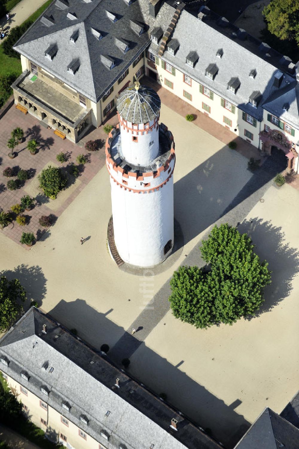 Luftbild Bad Homburg - Der Bergfried von Schloss Bad Homburg in Homburg, Hessen