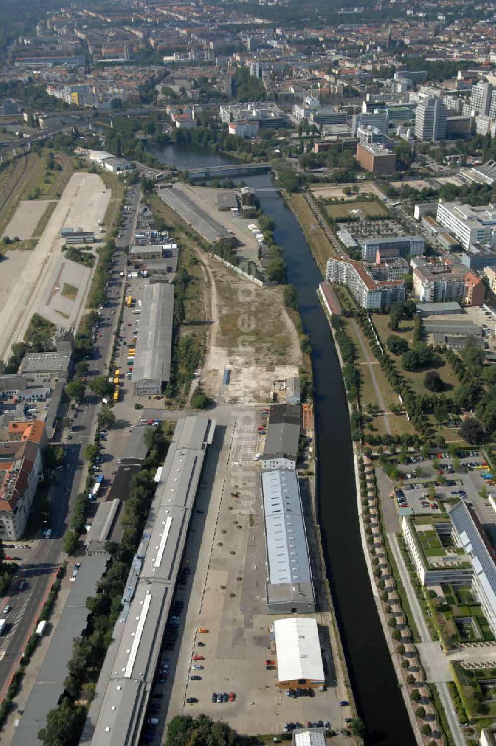 Luftbild Berlin - Der Berlin-Spandauer Schifffahrtskanal in Berlin