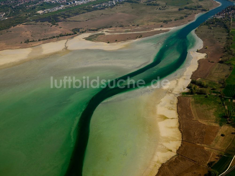 Luftbild Konstanz - Der Bodensee am Ausfluss des Rheins bei Konstanz im Bundesland Baden-Württemberg