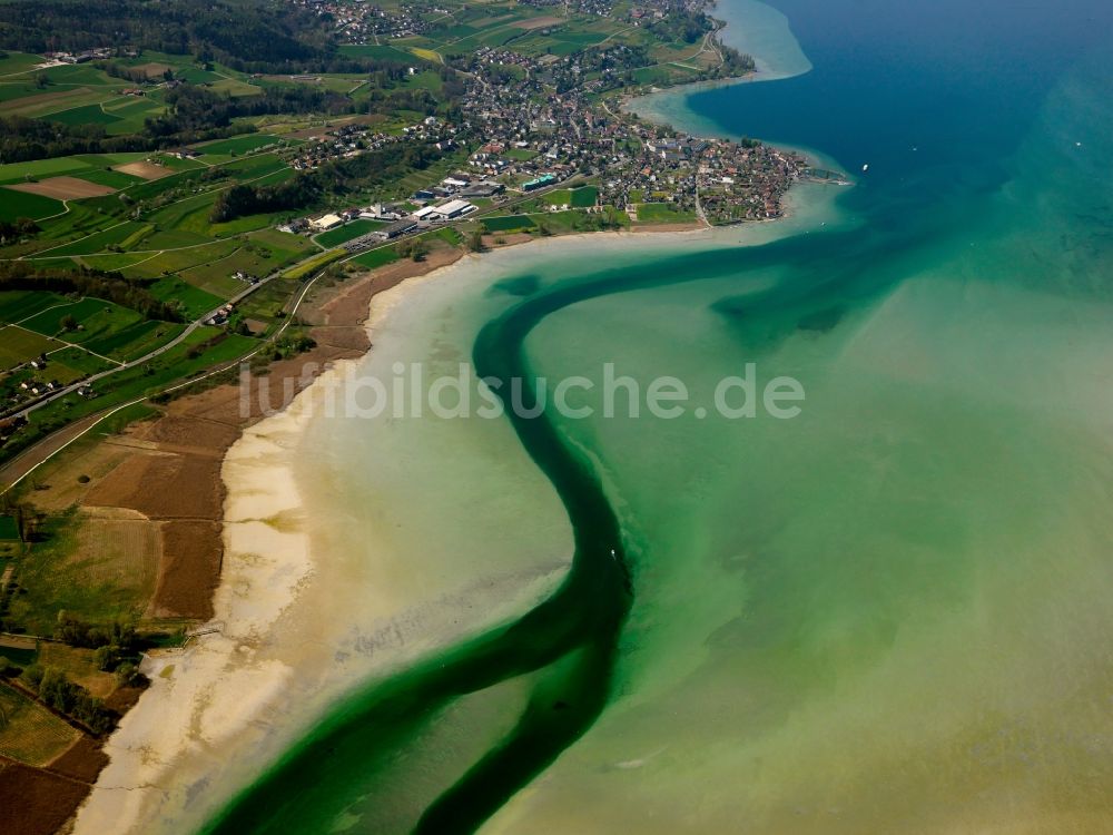 Konstanz von oben - Der Bodensee am Ausfluss des Rheins bei Konstanz im Bundesland Baden-Württemberg