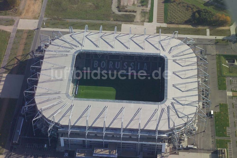 Mönchengladbach / Nordrhein-Westfalen von oben - Der Borussiapark liegt im Westen der Stadt Mönchengladbach zwischen den Stadtteilen Holt und Rheindahlen