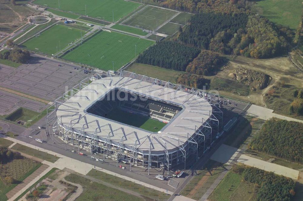 Mönchengladbach / Nordrhein-Westfalen von oben - Der Borussiapark liegt im Westen der Stadt Mönchengladbach zwischen den Stadtteilen Holt und Rheindahlen