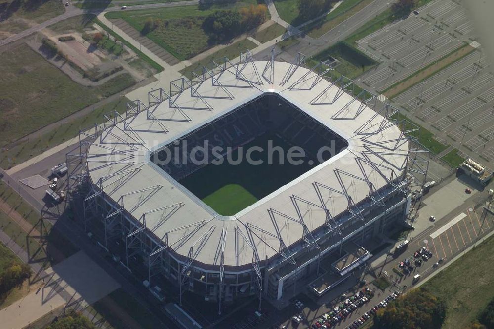 Mönchengladbach / Nordrhein-Westfalen von oben - Der Borussiapark liegt im Westen der Stadt Mönchengladbach zwischen den Stadtteilen Holt und Rheindahlen