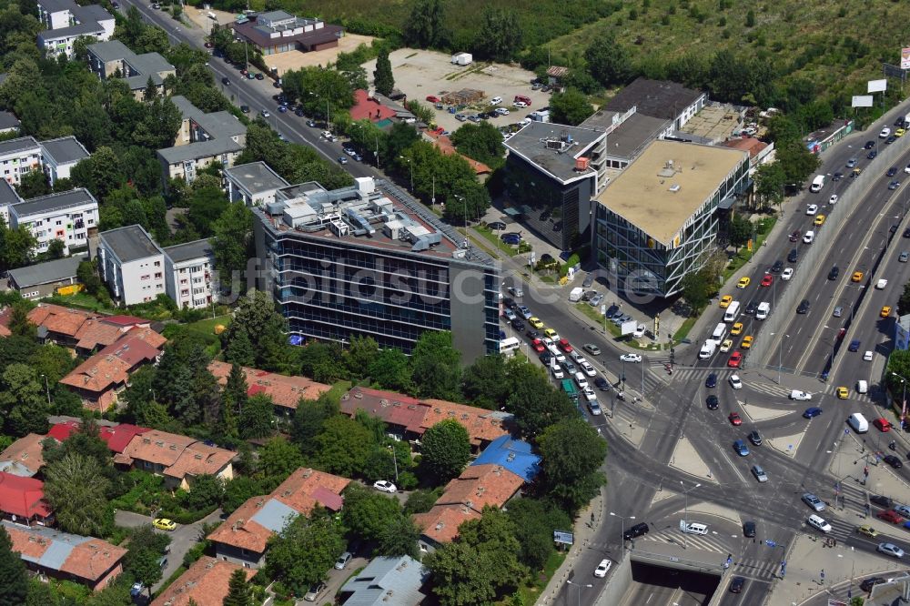 Luftbild Bukarest - Der Büro-Gebäudekomplex Baneasa Airport Tower im Bezirk Baneasa in Bukarest in Rumänien