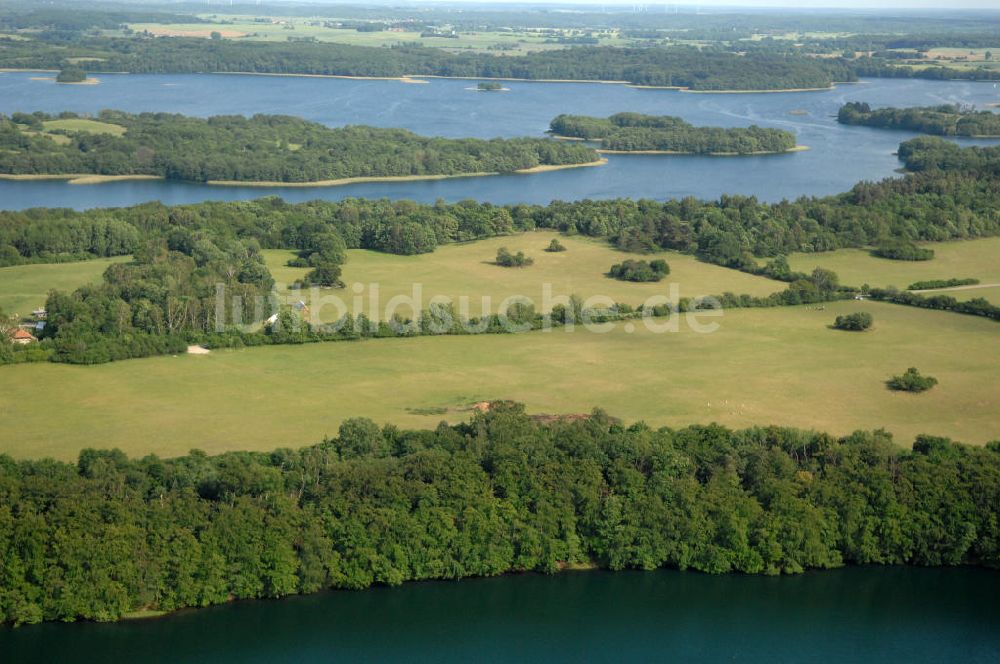 Carwitz aus der Vogelperspektive: Der Carwitzer See in Mecklenburg-Vorpommern