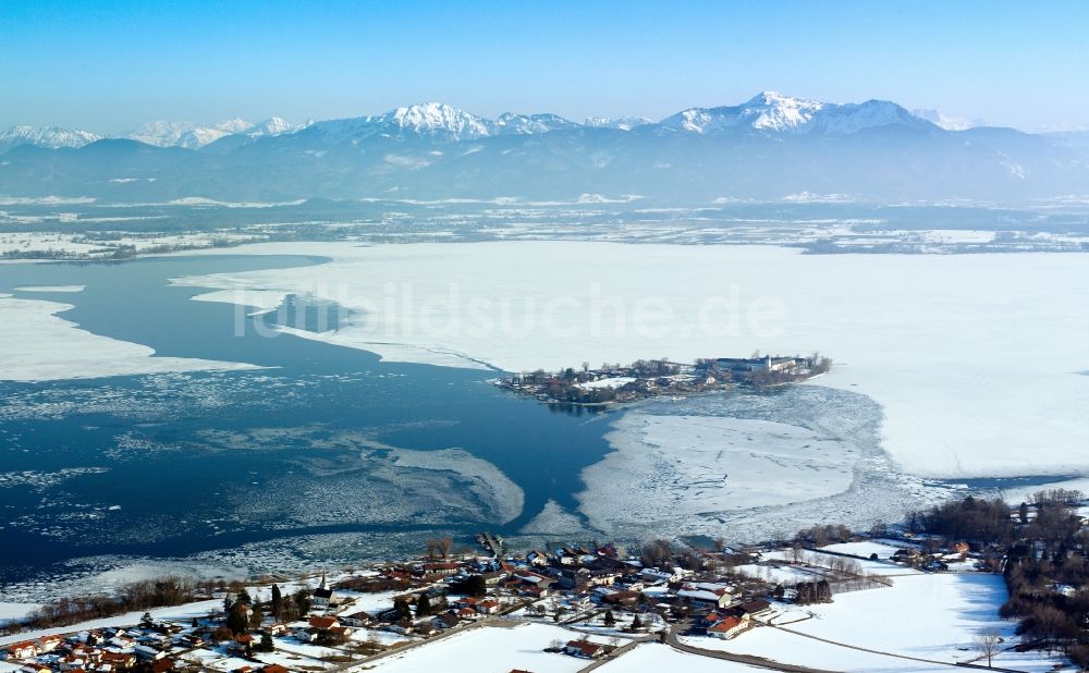 Chiemsee aus der Vogelperspektive: Der Chiemsee im Bundesland Bayern