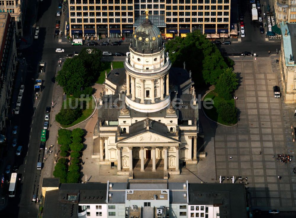 Luftaufnahme Berlin - Der Deutsche Dom auf dem Gendarmenmarkt in Berlin-Mitte