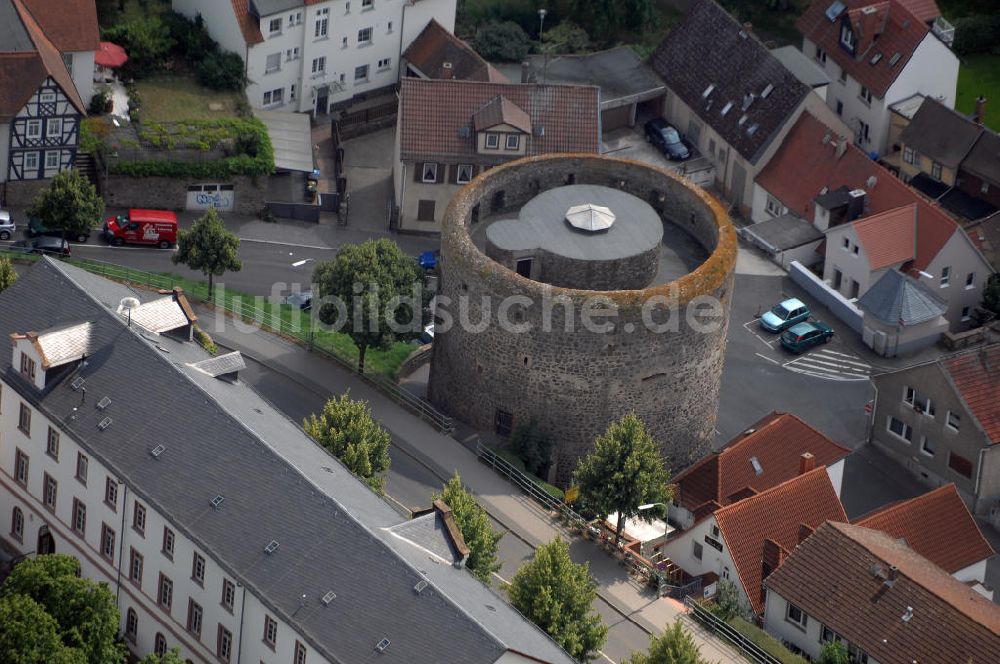 Friedberg von oben - Der Dicke Turm der Burg Friedberg in Hessen