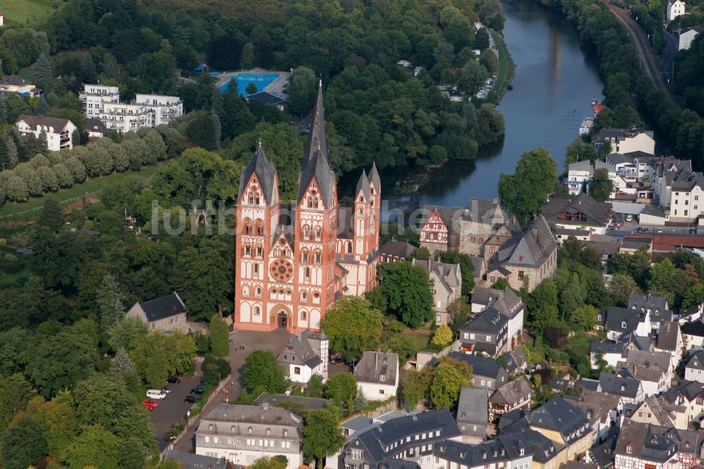 Limburg an der Lahn von oben - Der Dom zu Limburg in Limburg an der Lahn im Bundesland Hessen