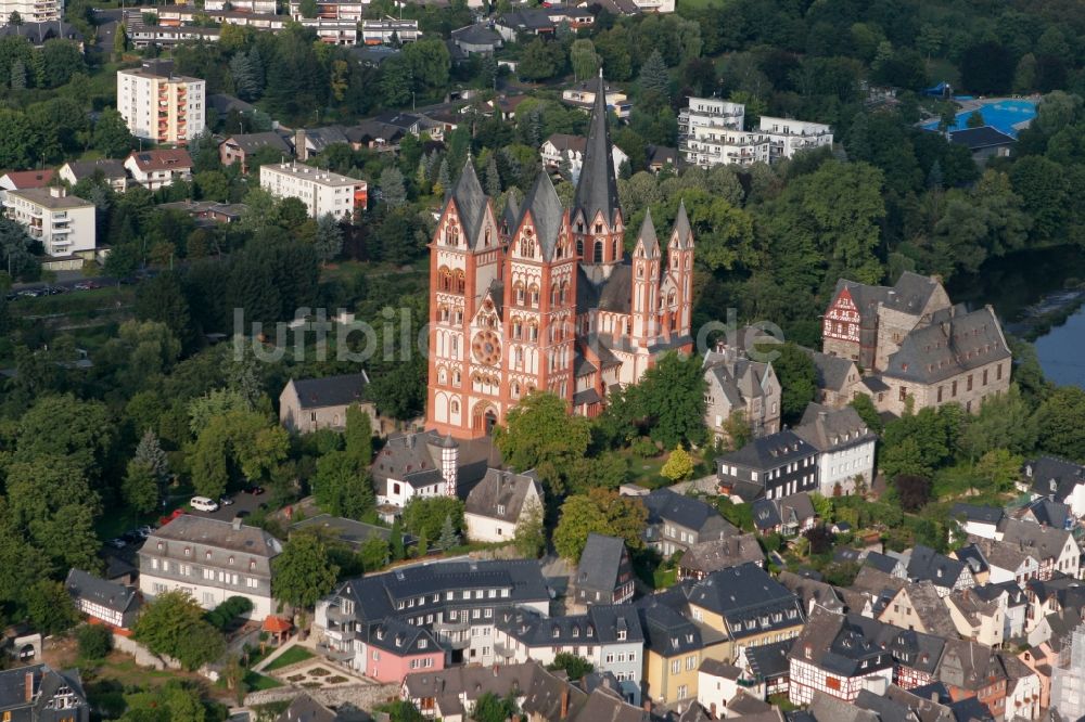 Limburg an der Lahn aus der Vogelperspektive: Der Dom zu Limburg in Limburg an der Lahn im Bundesland Hessen