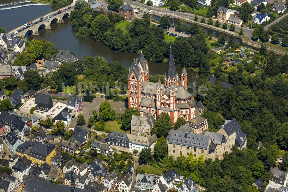 Limburg an der Lahn von oben - Der Dom zu Limburg in Limburg an der Lahn im Bundesland Hessen