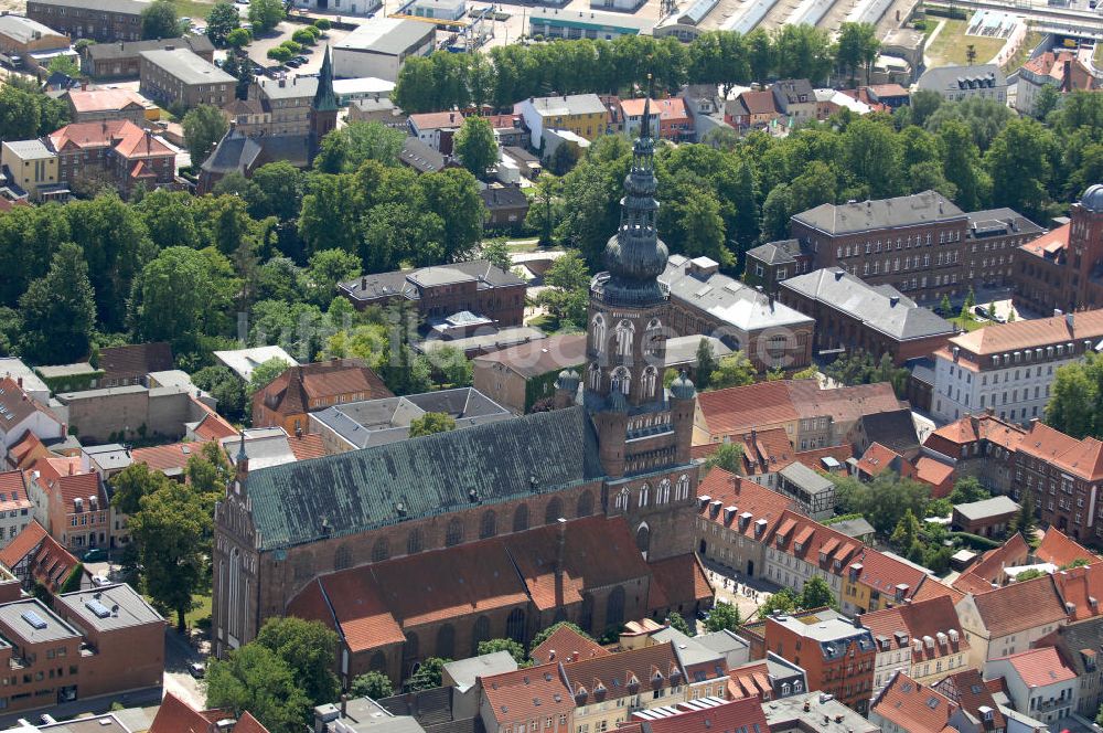 Luftbild Greifswald - Der Dom St. Nikolai in Greifswald