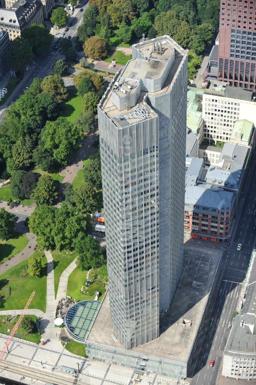 Frankfurt am Main aus der Vogelperspektive: Der Eurotower in der Kaiserstraße in Frankfurt am Main