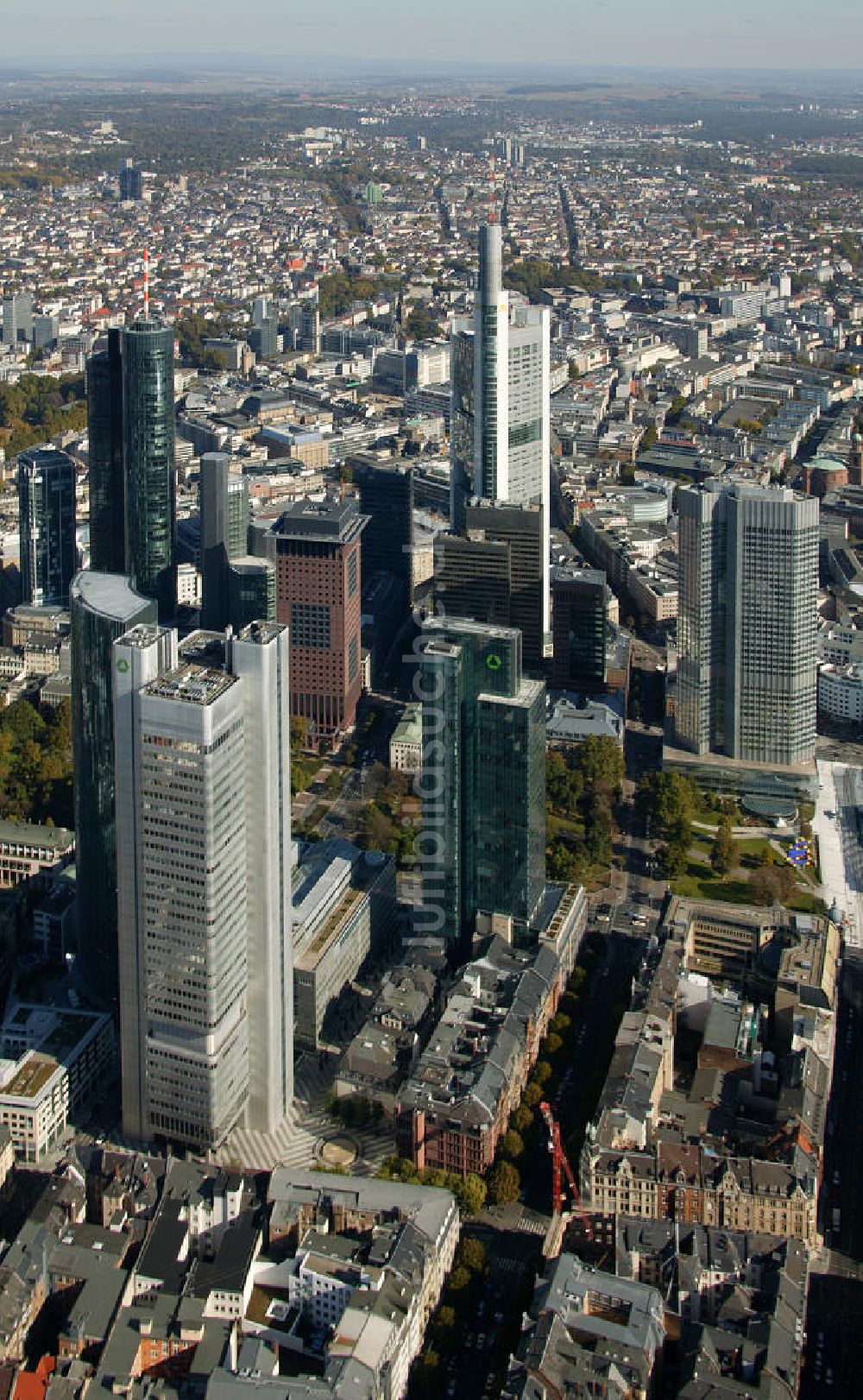 Frankfurt am Main von oben - Der Eurotower in der Kaiserstraße in Frankfurt am Main