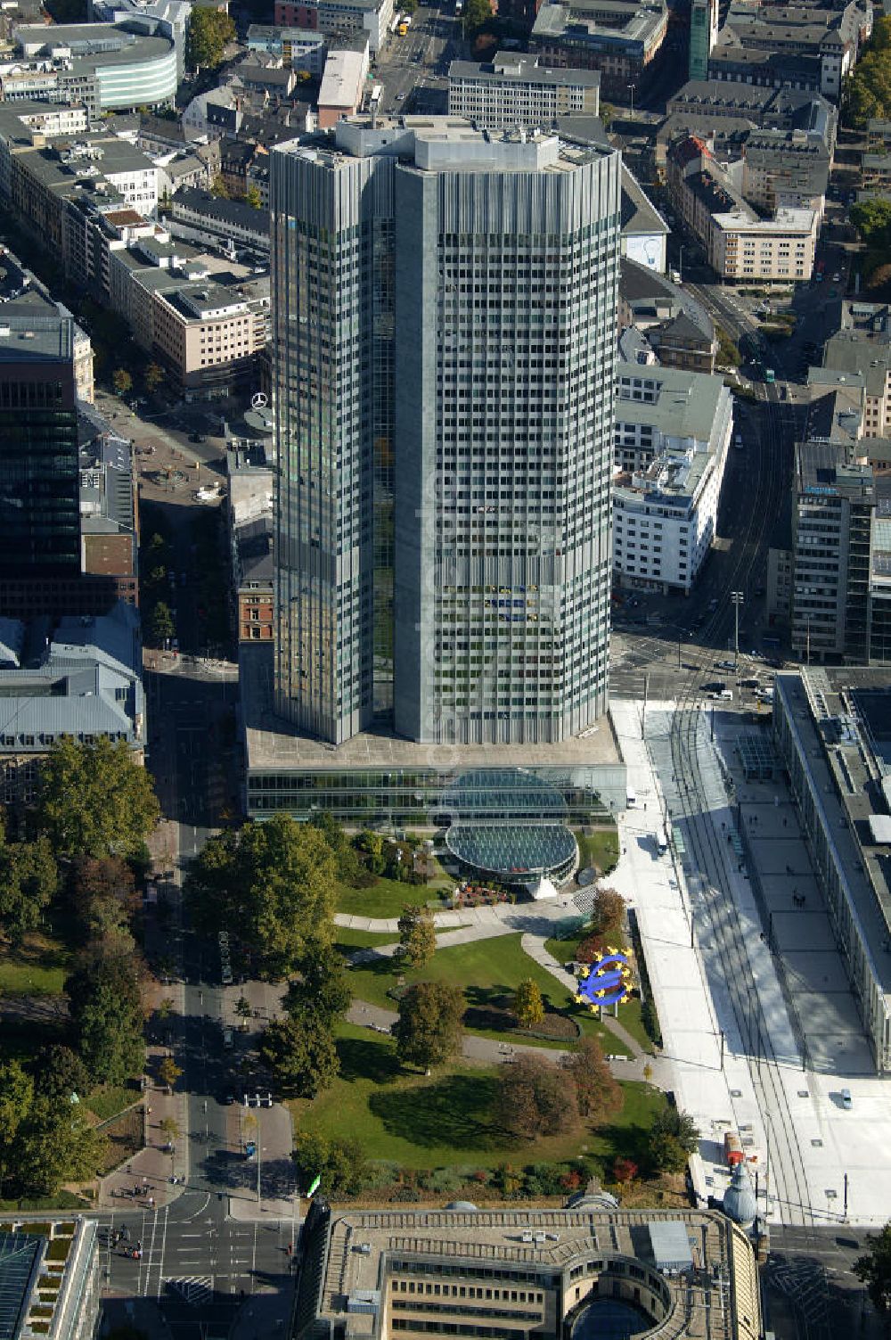 Frankfurt am Main von oben - Der Eurotower in der Kaiserstraße in Frankfurt am Main