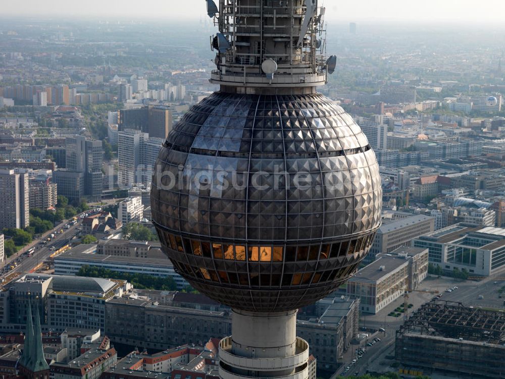 Luftbild Berlin - Der Fernsehturm in Berlin