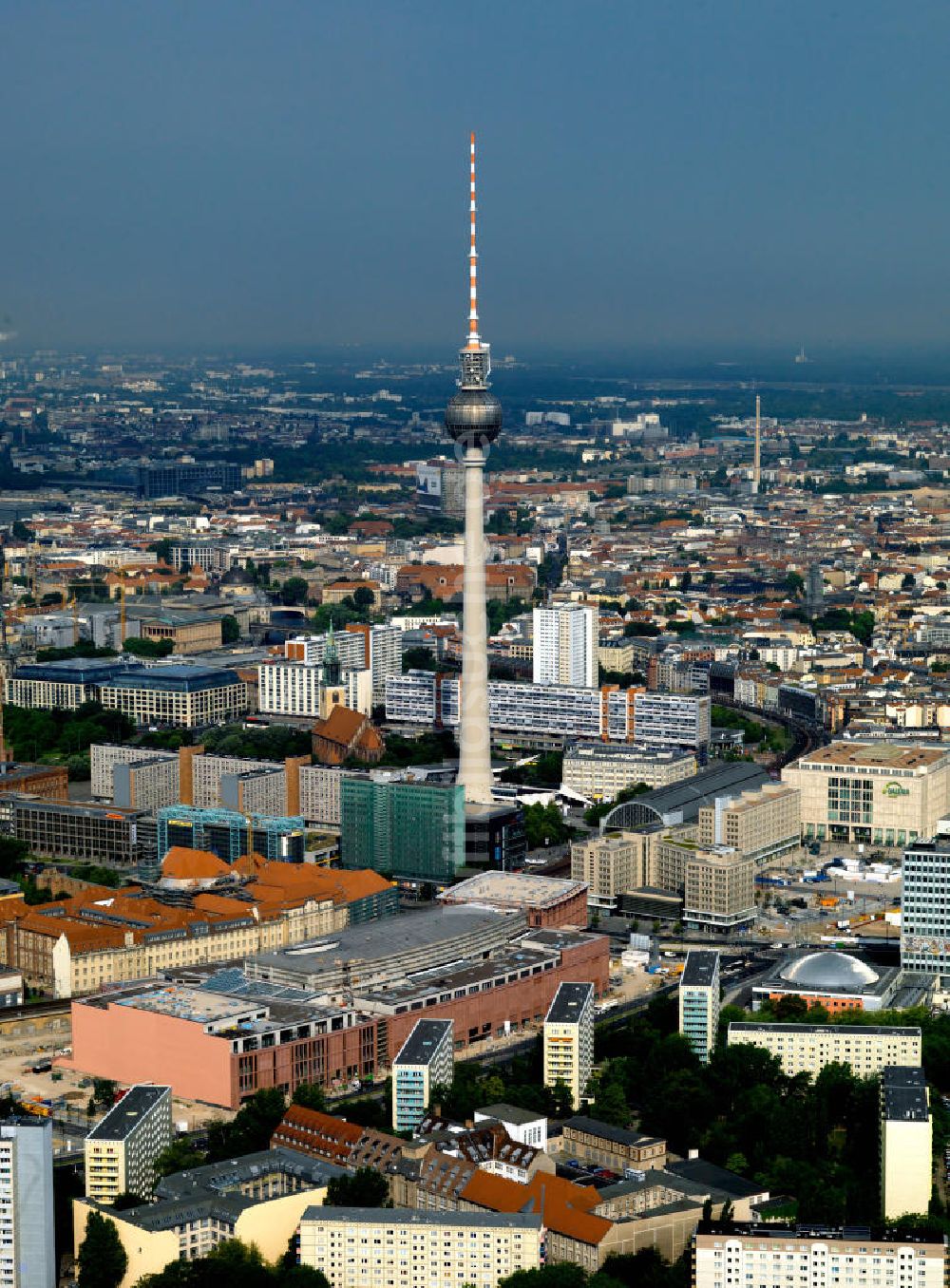 Luftaufnahme Berlin - Der Fernsehturm in Berlin