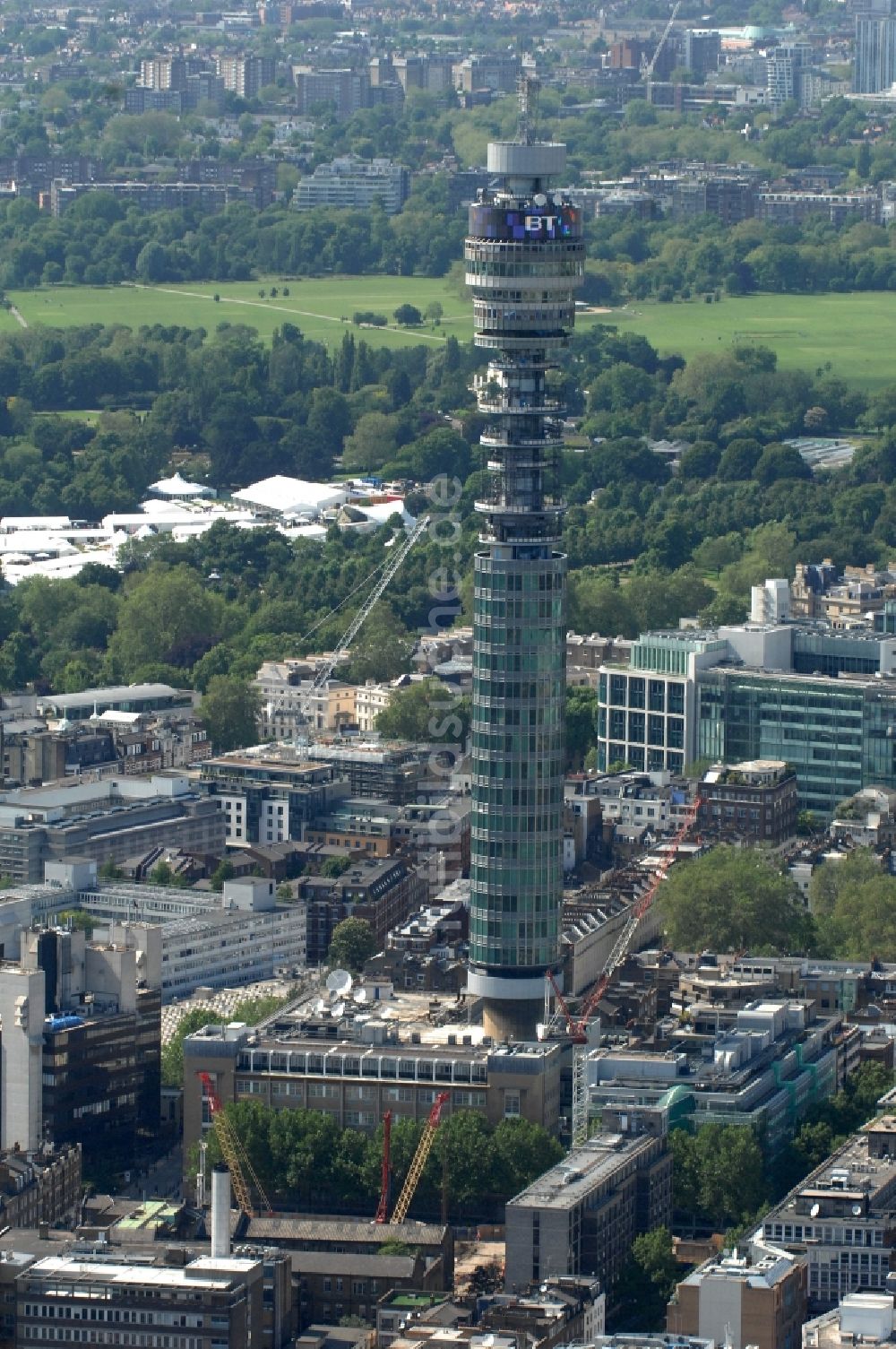 Luftbild London - Der Fernsehturm BT Telecom Tower in London