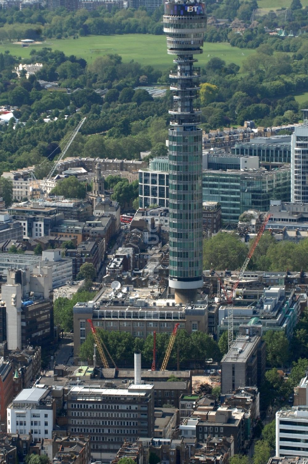 Luftbild London - Der Fernsehturm BT Telecom Tower in London