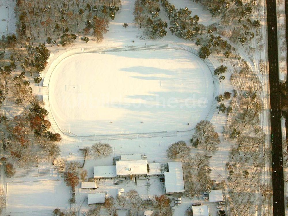 Berlin-Wuhlheide von oben - Der FEZ-Sportplatz in Wuhlheide 30.12.2005