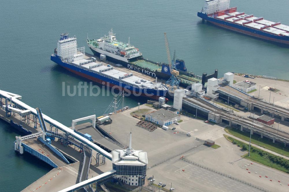 Luftbild Sassnitz - Der Fährhafen Mukran auf Rügen