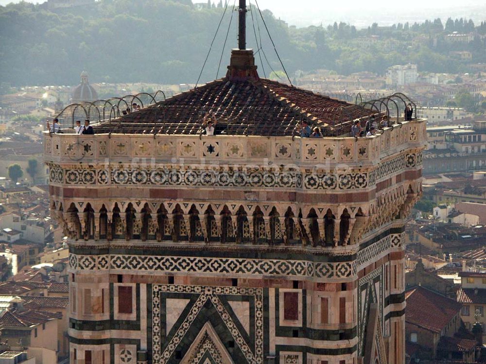 Florenz aus der Vogelperspektive: Der Glockenturm von Santa Maria del Fiore (Dom von Florenz)