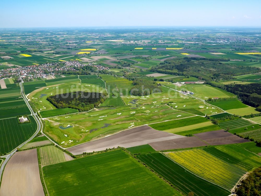 Ehingen aus der Vogelperspektive: Der Golfplatz Donau-Riss im Stadtteil Rißtissen in Ehingen im Bundesland Baden-Württemberg