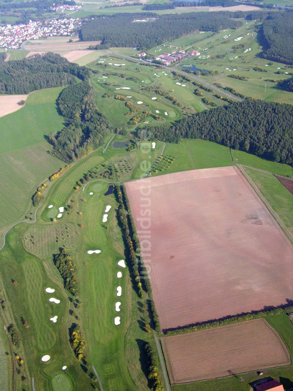 Luhe-Wildenau / Bayern aus der Vogelperspektive: Der Golfplatz Schwanhof 11.10.2005