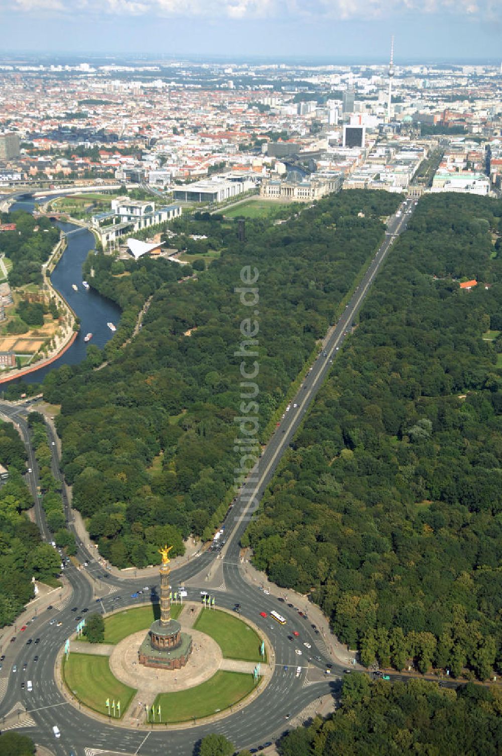 Berlin von oben - Der Große Stern ist der zentrale Platz im Großen Tiergarten im Berliner Bezirk Mitte.