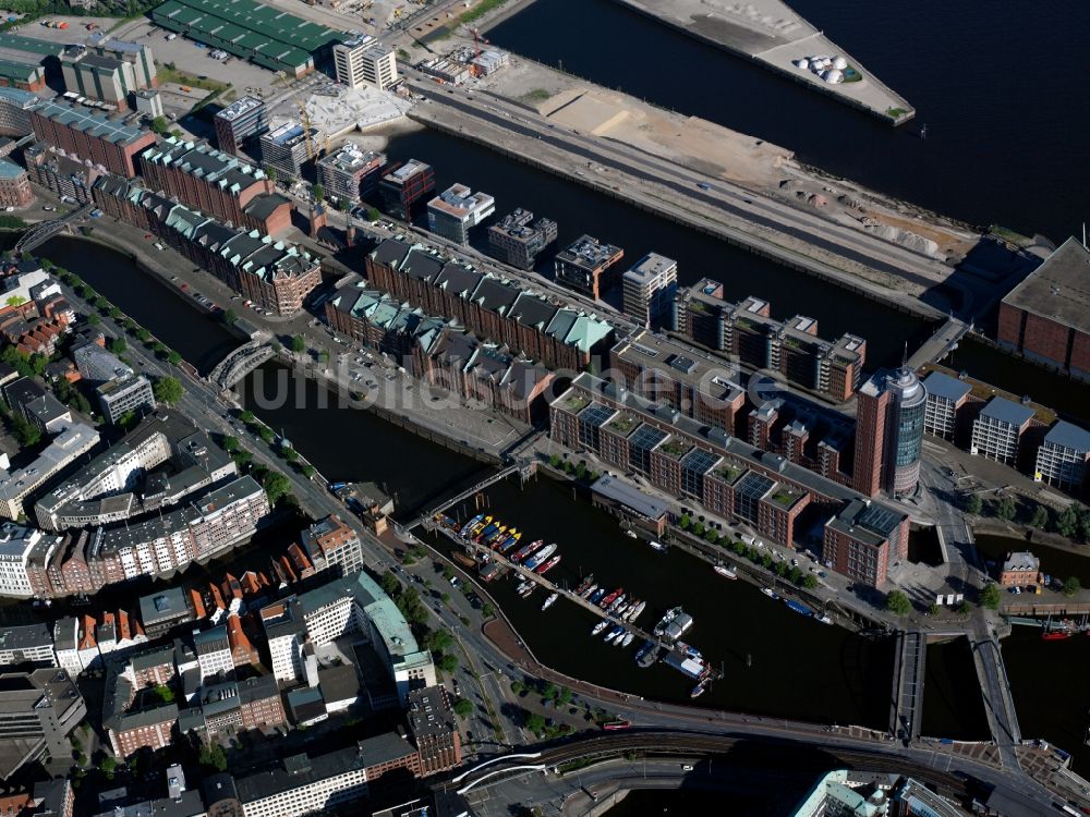 Luftaufnahme Hamburg - Der Hafen in der Hansestadt Hamburg