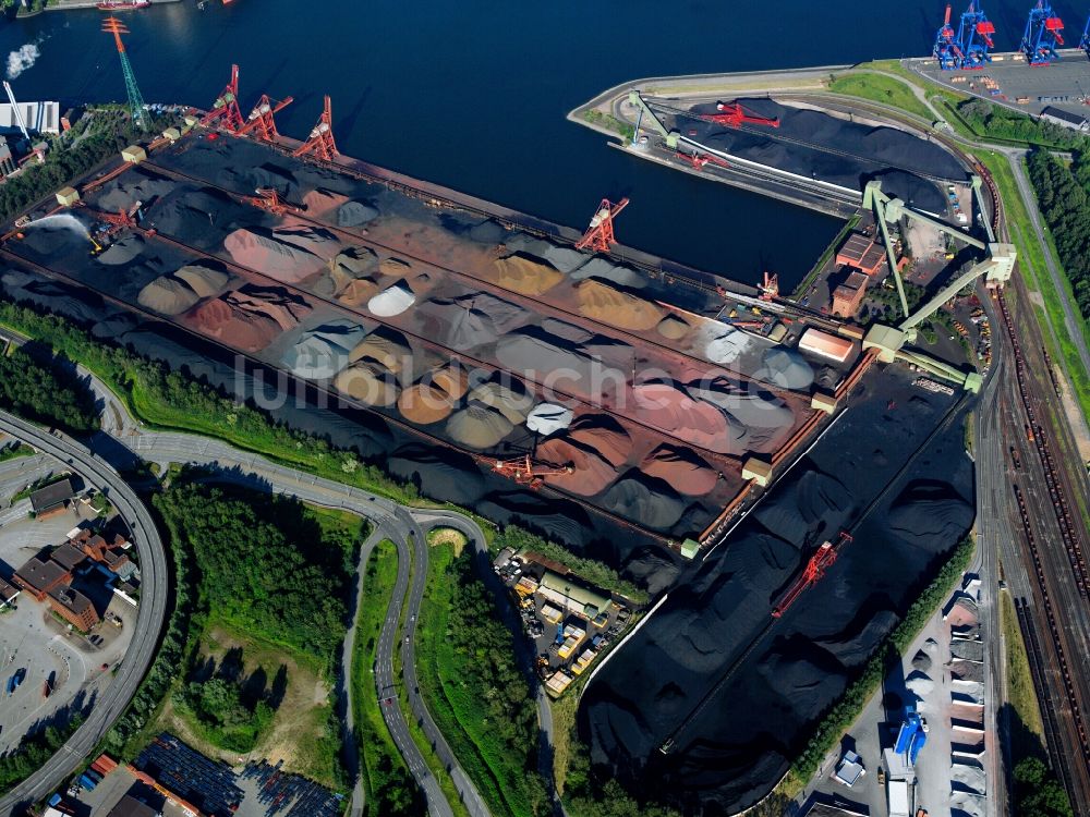 Hamburg aus der Vogelperspektive: Der Hafen in der Hansestadt Hamburg